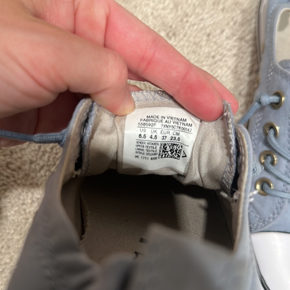 Blue converse - Picture 5 of 5